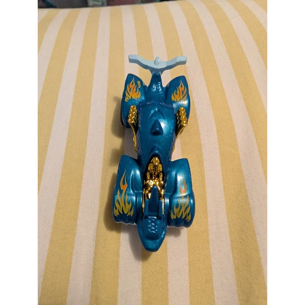 Hot Wheels Knight Draggin Blue 2013 Diecast Car 1:64 Scale Mattel Racing D-Type